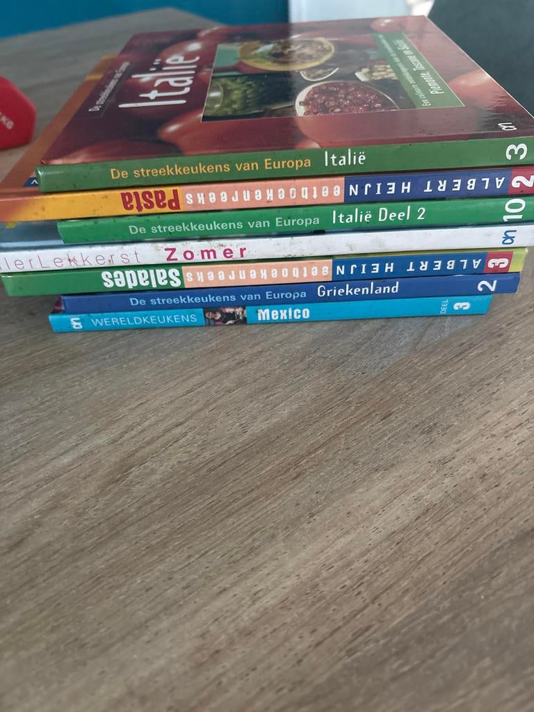 7 Albert Heijn kookboeken - diverse keukens, Boeken, Kookboeken, Ophalen of Verzenden, Gelezen, Europa, Hoofdgerechten
