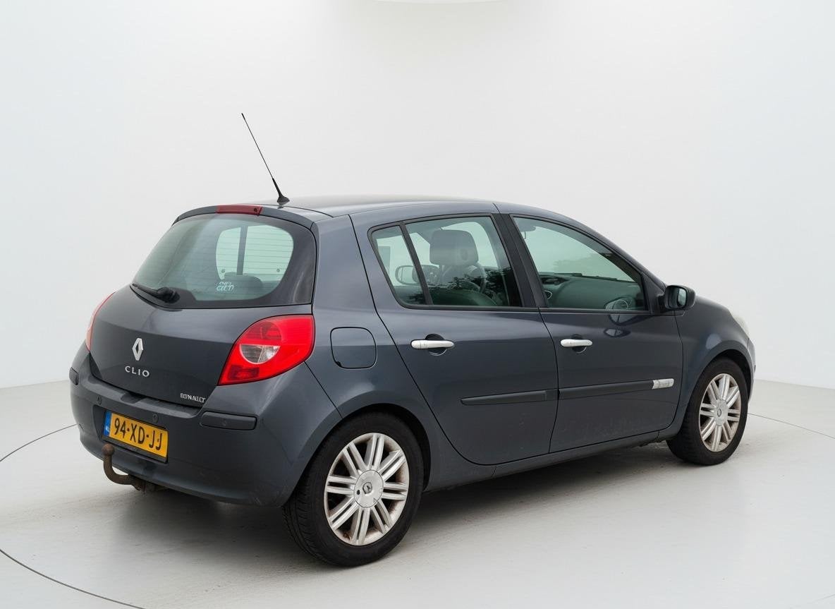 Renault Clio 1.6-16V Initiale LPG, Voorwielaandrijving, Gebruikt, Parkeersensor, 4 cilinders