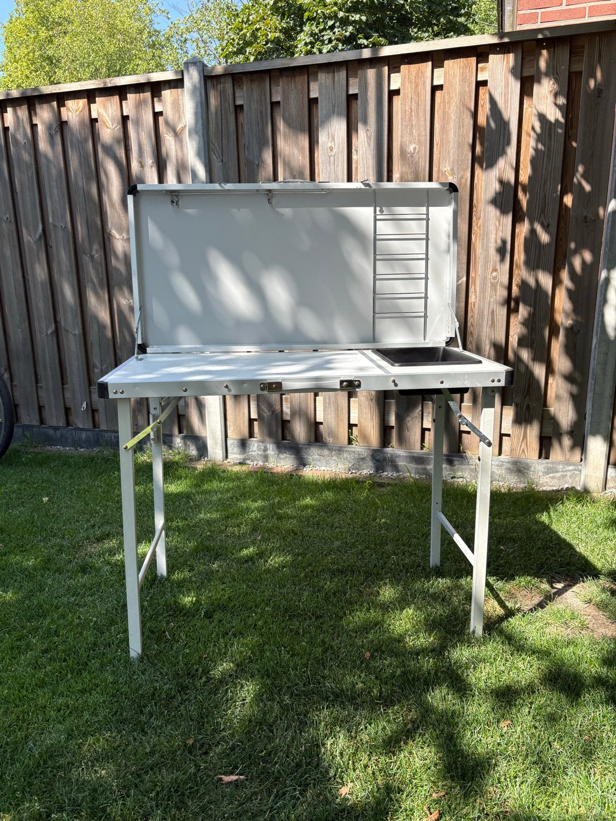 Compacte campingkeuken met spoelbak en opbergruimte, Caravans en Kamperen, Kampeeraccessoires, Ophalen, Gebruikt