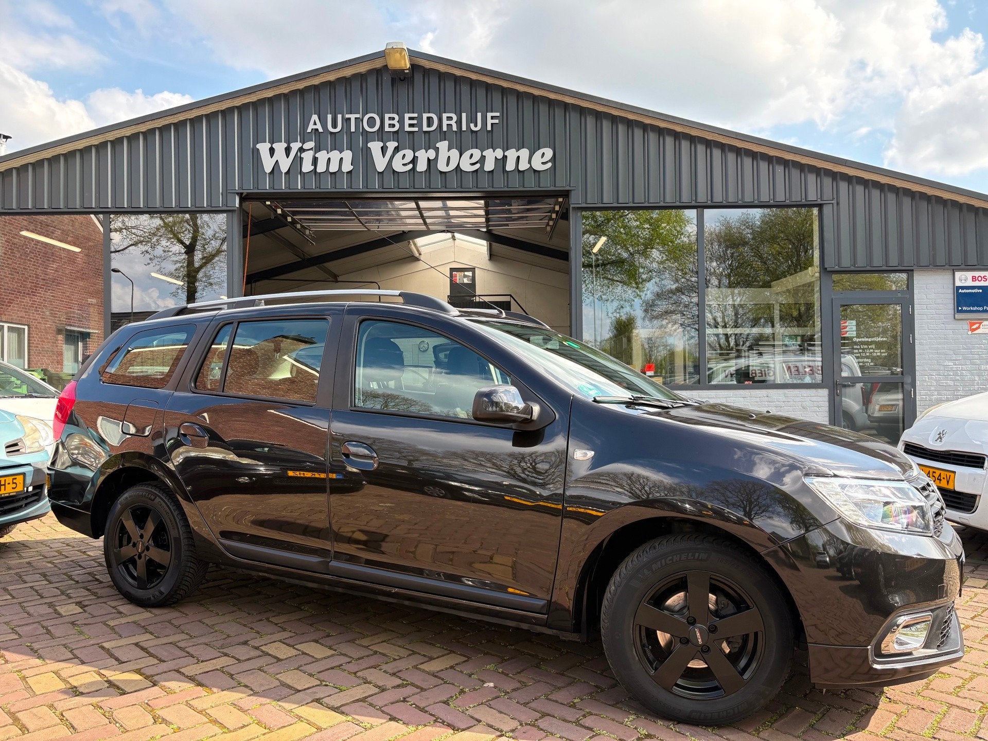Dacia Logan MCV 0.9 TCe Laureate Airco/sportvelgen/trekhaak, Auto's, Voorwielaandrijving, 898 cc, Origineel Nederlands, Bedrijf