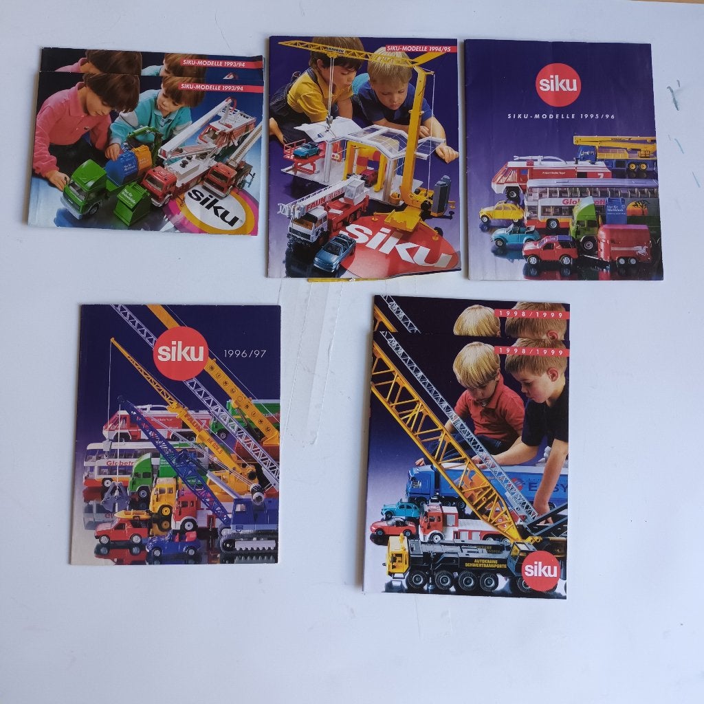 Siku Catalogi 1993-1999 (5 stuks), Ophalen of Verzenden, Gelezen, Catalogus