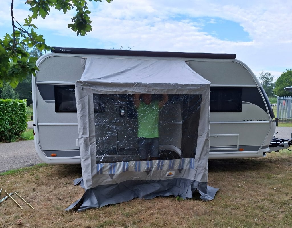 Kleine voortent caravan (ongeveer 2 x 1,5 meter), Ophalen, Zo goed als nieuw
