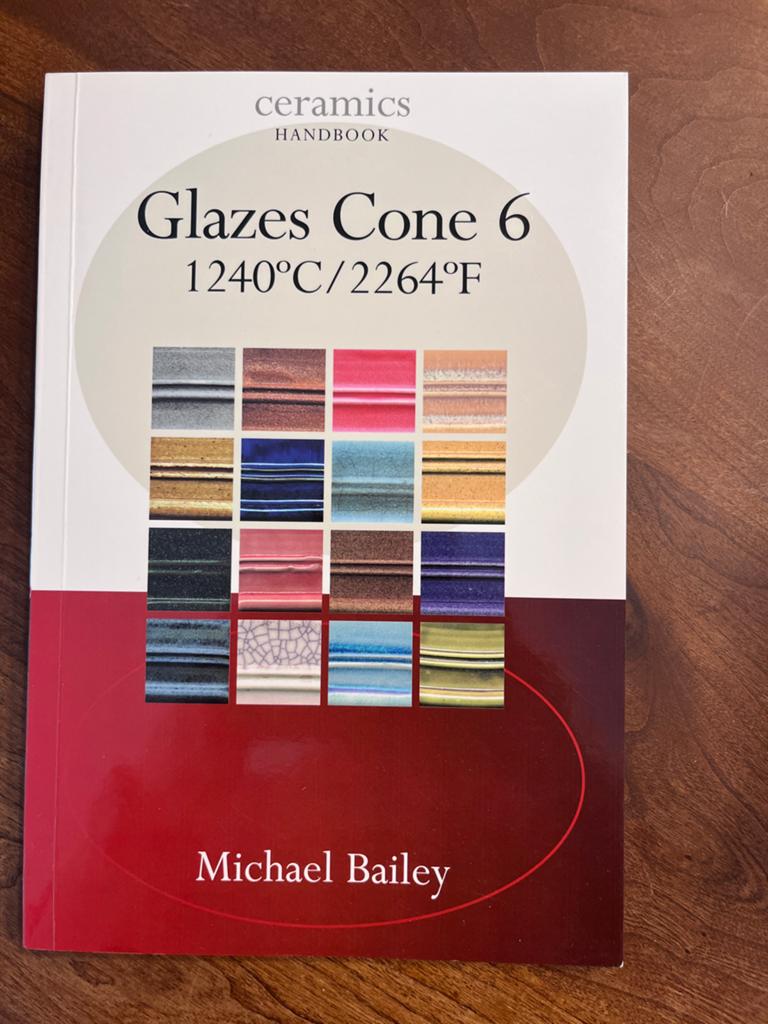 Keramiek Handboek: Glazuren Cone 6 door Michael Bailey, Boeken, Ophalen of Verzenden, Zo goed als nieuw
