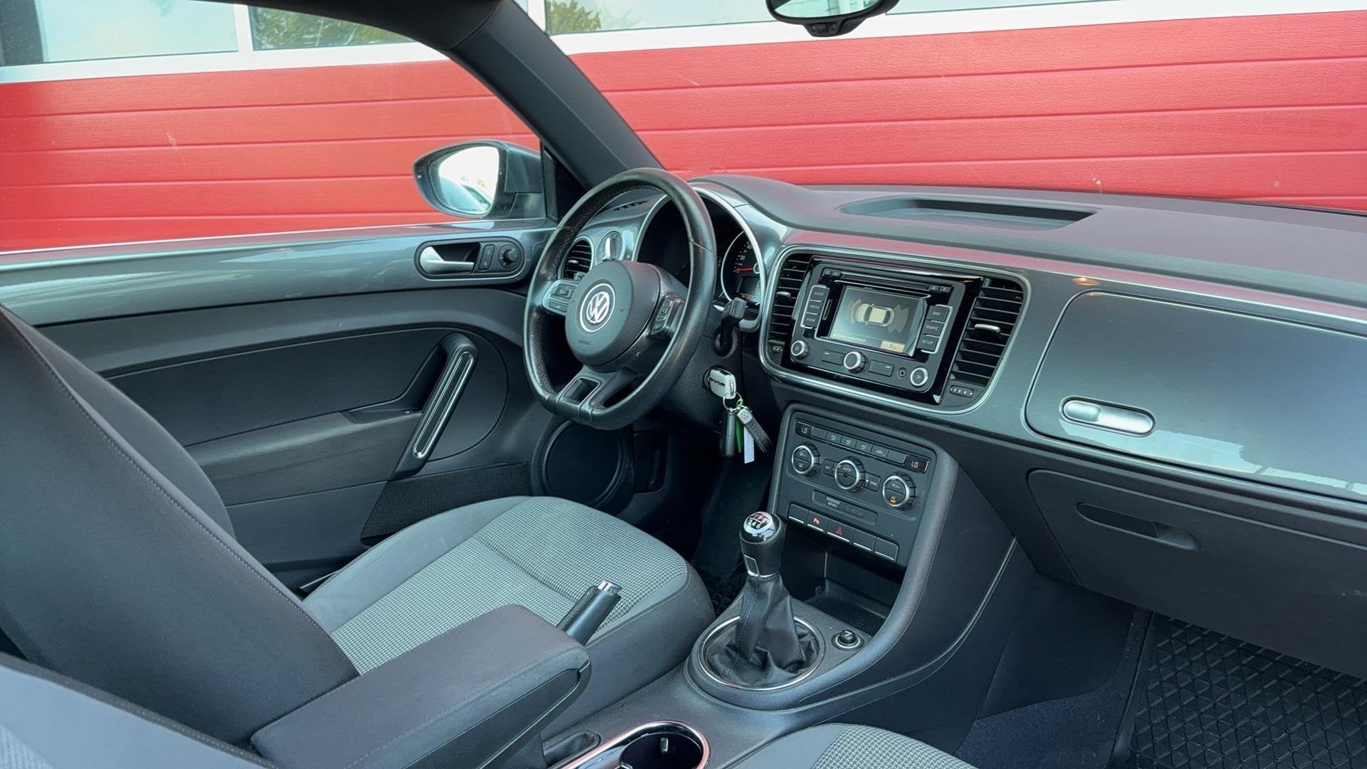 Volkswagen Beetle 1.2 TSI Design NAVI / CLIMA / PDC / BLUETO, Voorwielaandrijving, Euro 5, Stof, Gebruikt