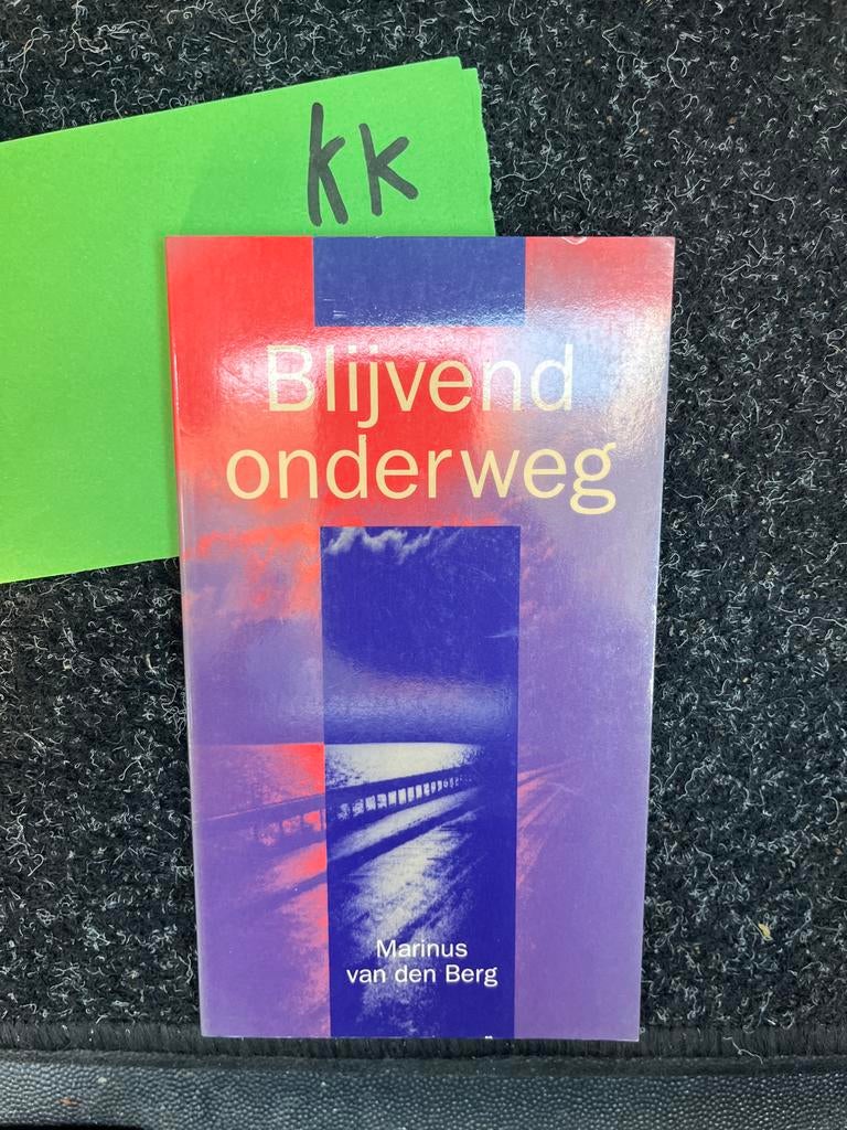 Blijvend onderweg - Marinus van den Berg, Ophalen of Verzenden, Zo goed als nieuw