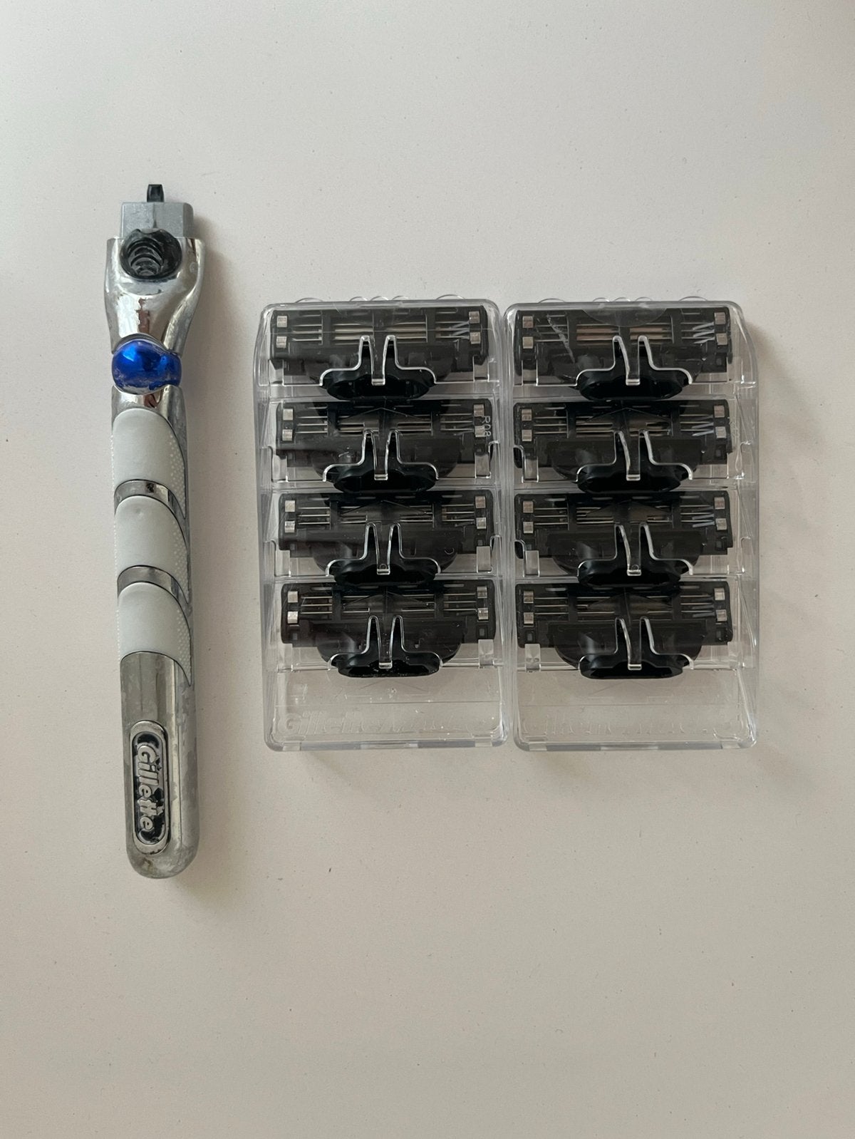 Scheermes houder Gillette mach 3 met 8 nieuwe mesjes, Ophalen of Verzenden, Gebruikt, Scheren en Epileren