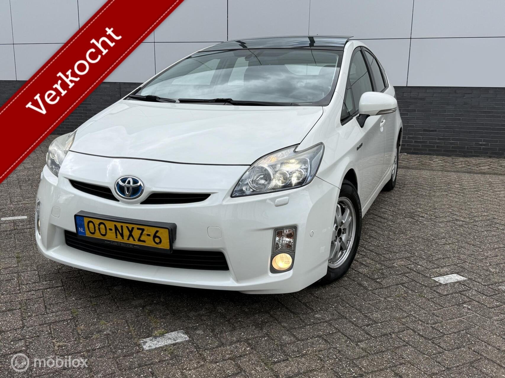 Toyota Prius 1.8 Dynamic Business*pano*stoelver*fulloptie, Auto's, 136 pk, Gebruikt, 4 cilinders, Wit