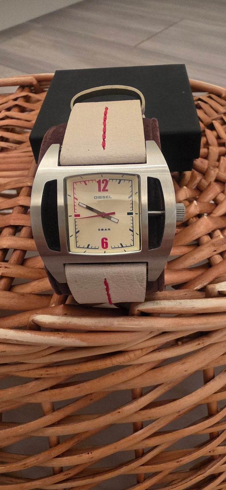 Diesel horloge - Stijlvol en uniek polshorloge, Sieraden, Tassen en Uiterlijk, Overige merken, Leer, Staal, Polshorloge