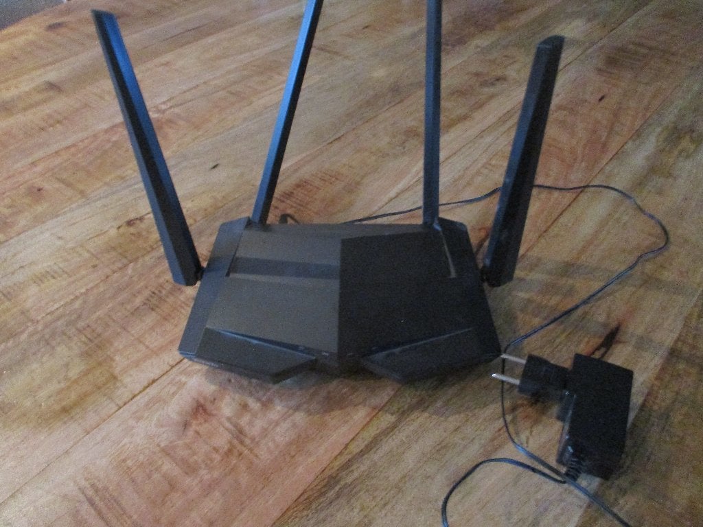 Tenda Router , v.a 15,00e, Ophalen of Verzenden, Gebruikt, 120 watt of meer, Overige merken