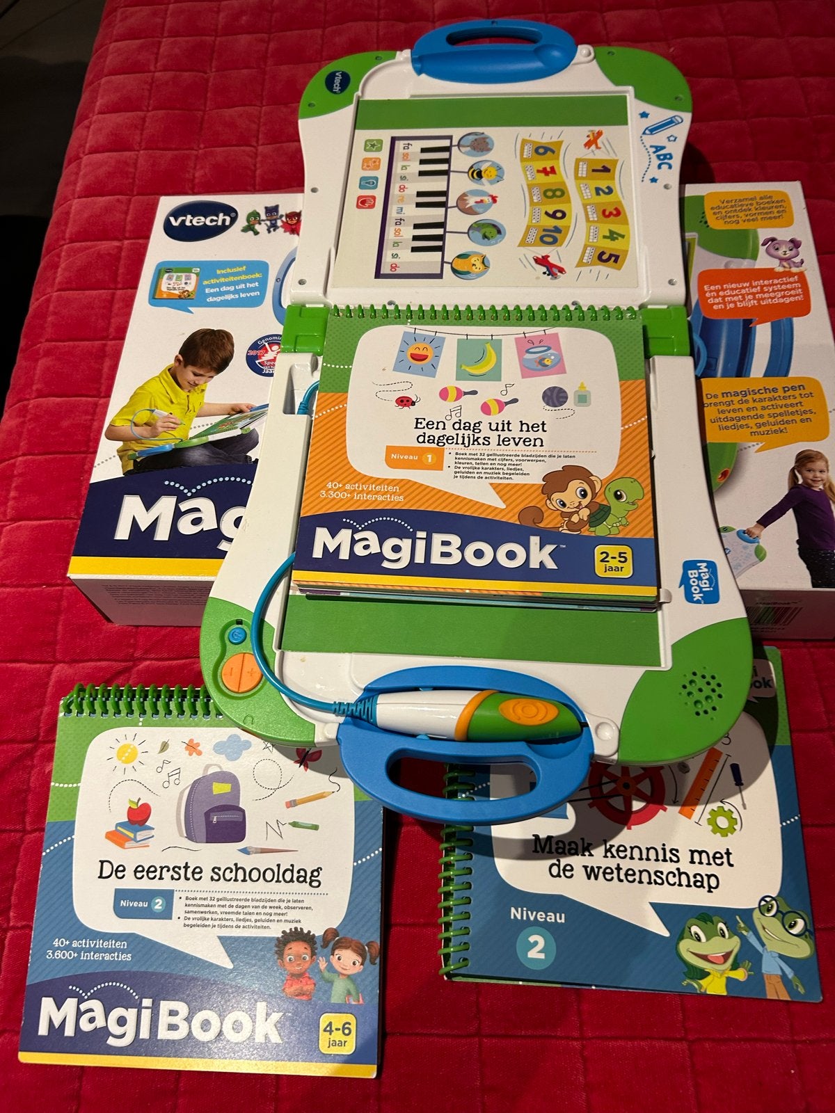 VTech MagiBook met 3 boeken: Een dag uit het dagelijks leven, Kinderen en Baby's, Ophalen, Zo goed als nieuw, Taal en Lezen, Met geluid