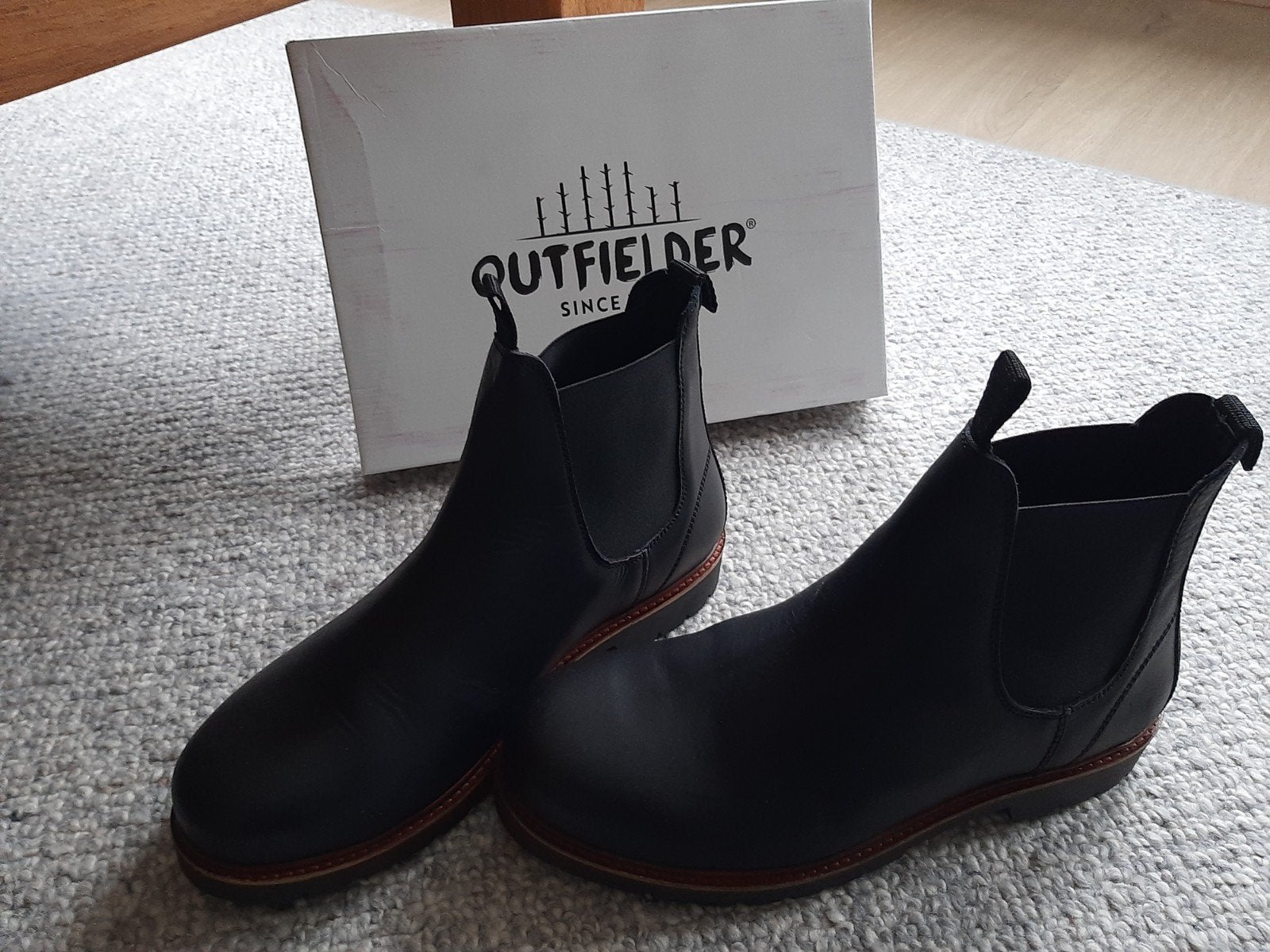 Outfielder mt 44 New, Zwart, Boots, Nieuw, Ophalen of Verzenden