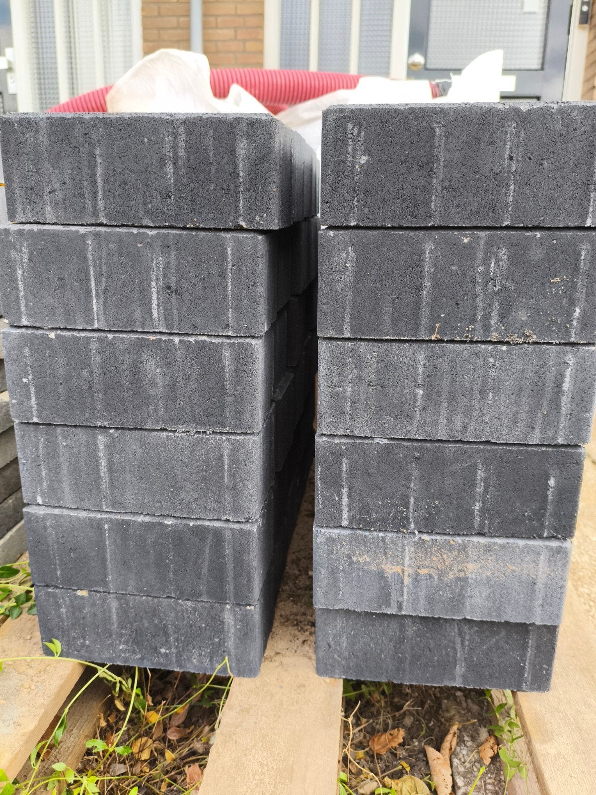 Gebruikte betonklinkers - Donkergrijs, Tuin en Terras, Ophalen, Klinkers, Nieuw, Minder dan 5 m²
