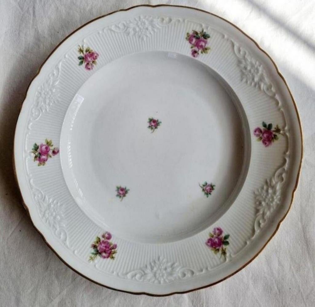 Krautheim Selb schaal borden kleine roze roosjes gouden bies, Antiek en Kunst, Antiek | Servies los, Ophalen of Verzenden