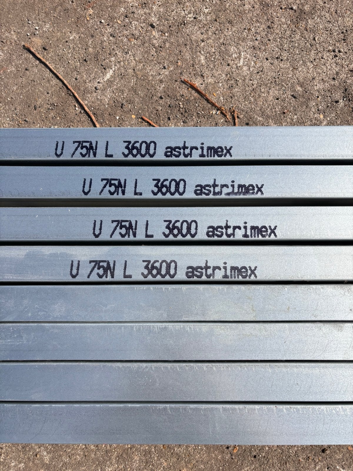 16x Nieuwe metalen U-profielen 3600mm - Astrimex U 75N L, Ophalen, Nieuw