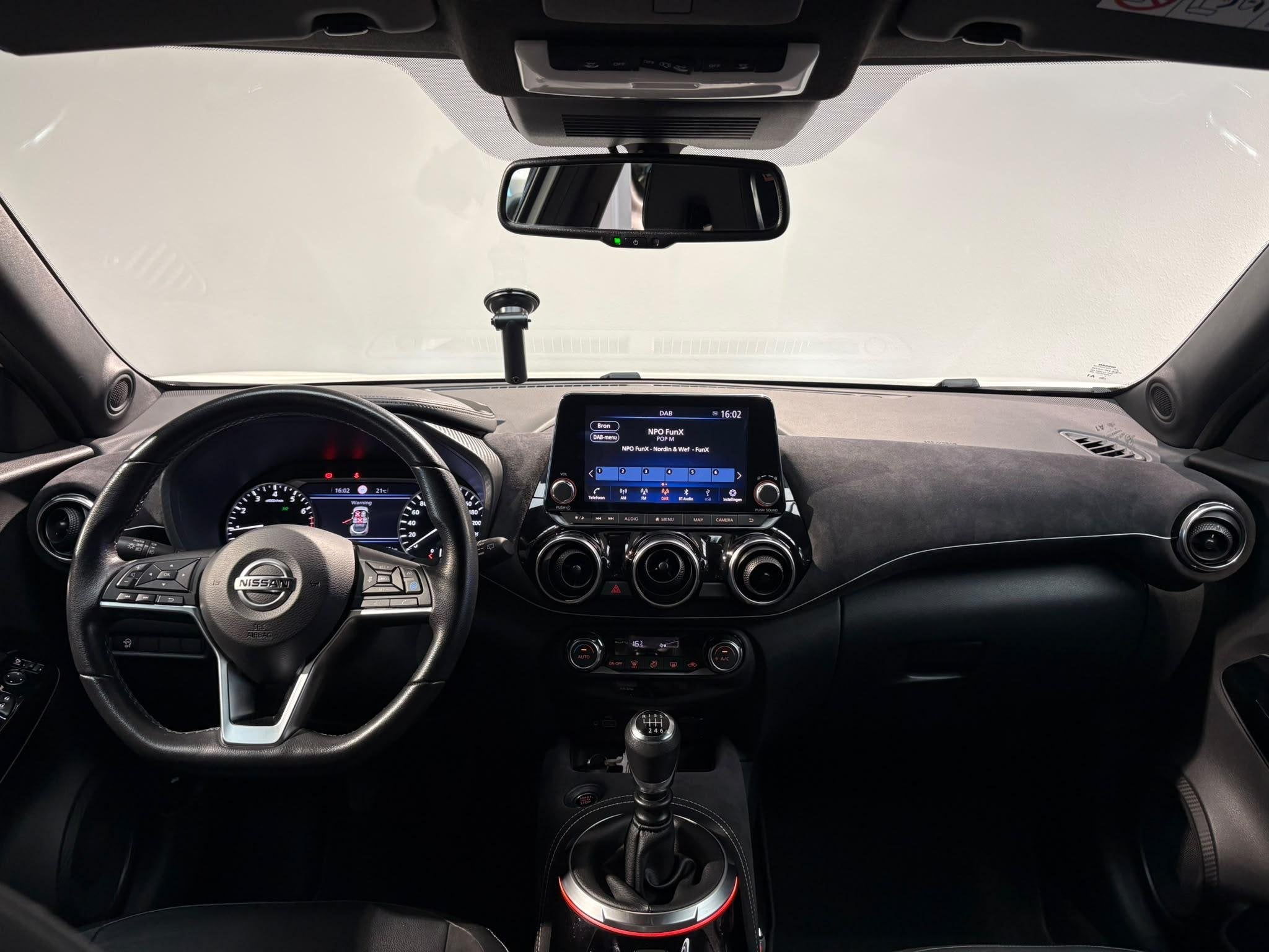 Nissan Juke 1.0 DIG-T N-Design | Navigatie | Camera | Adapti, Auto's, Voorwielaandrijving, Met garantie (alle), Wit, Origineel Nederlands