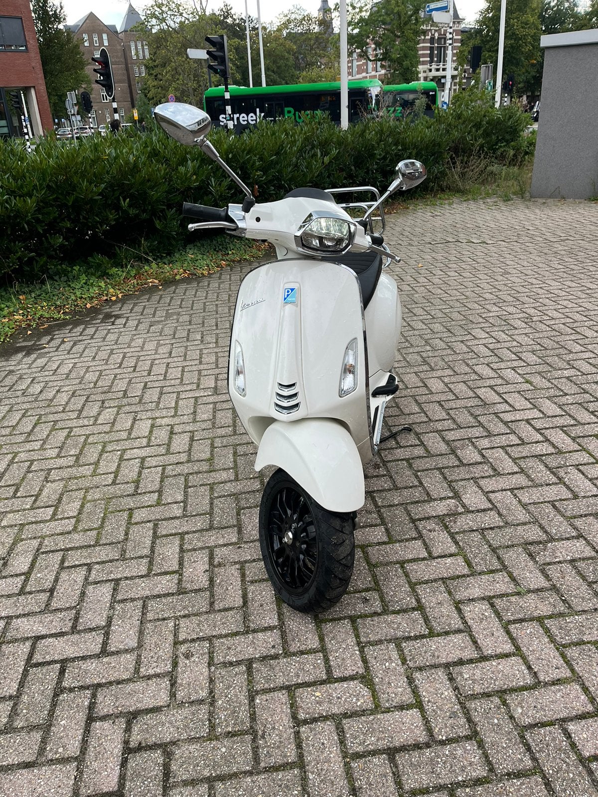 Vespa sprint snor 5772km, Fietsen en Brommers, Ophalen of Verzenden, Zo goed als nieuw, Benzine