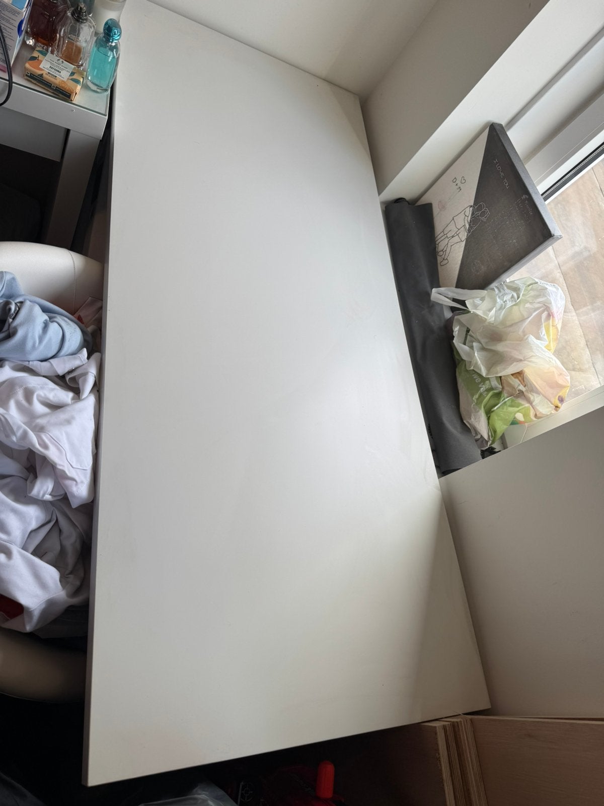 Ikea bureau 140x60, Huis en Inrichting, Bureaus, Zo goed als nieuw, IKEA, Modern, Hout, Wit, Demontabel, Ophalen