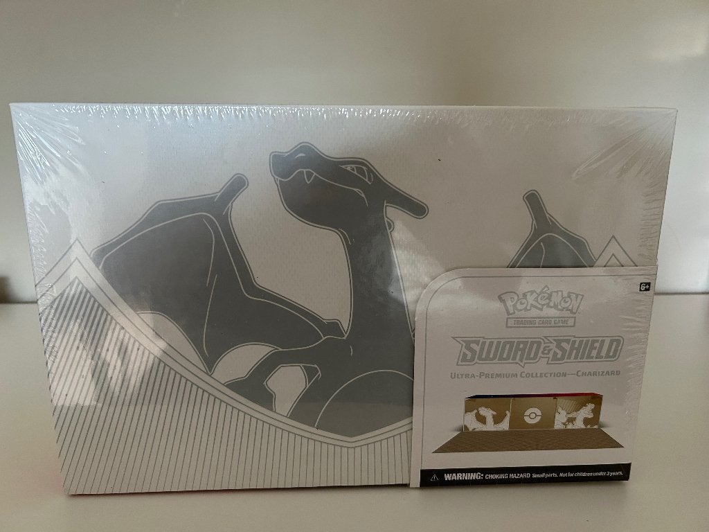 Charizard ultra premium collection, Ophalen of Verzenden, Nieuw, Overige typen