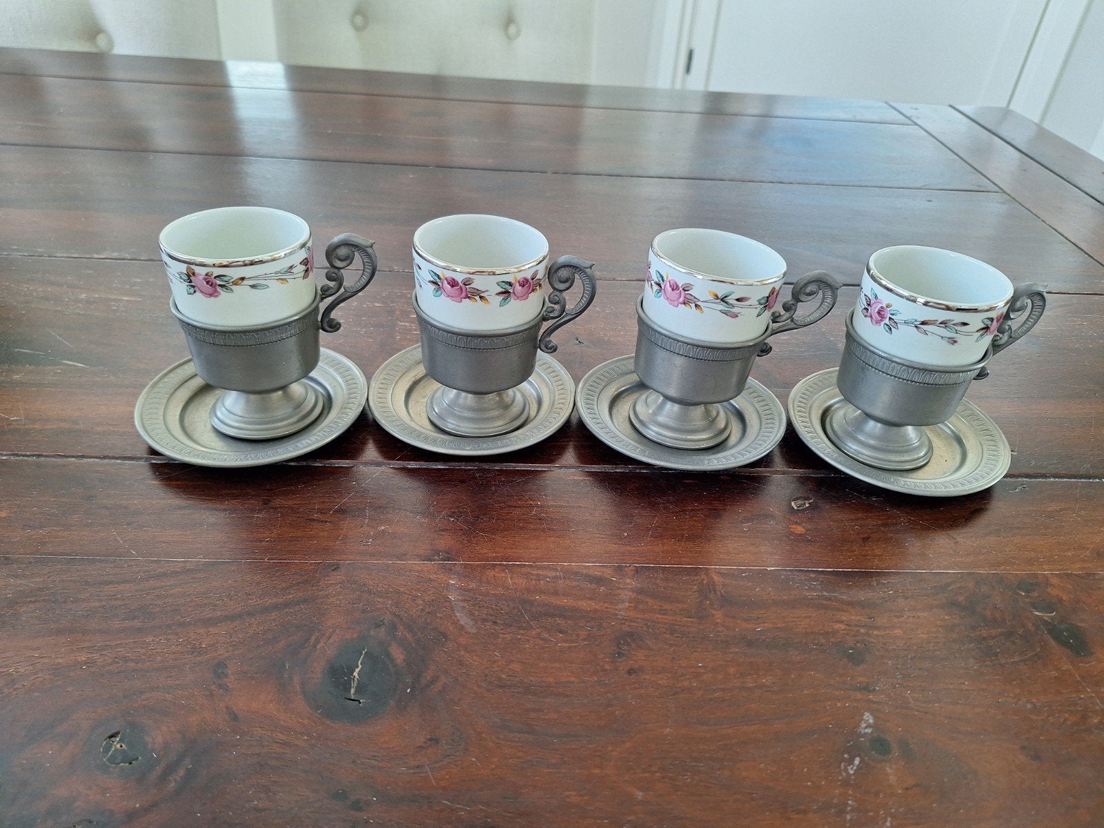 Set van 4 antieke tinnen espressokopjes met porseleinen inze, Ophalen of Verzenden