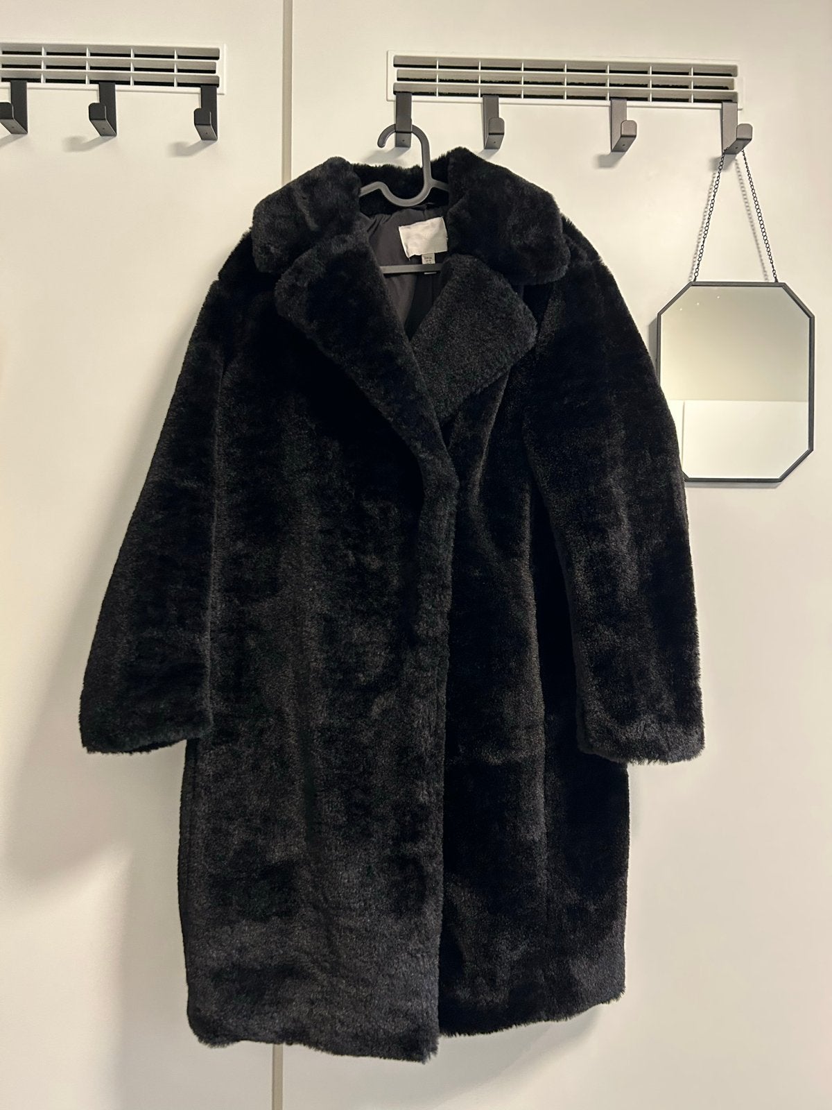 H&M Zwarte Faux Fur Jas Maat XS, Ophalen of Verzenden, Zo goed als nieuw, Maat 34 (XS) of kleiner, Zwart