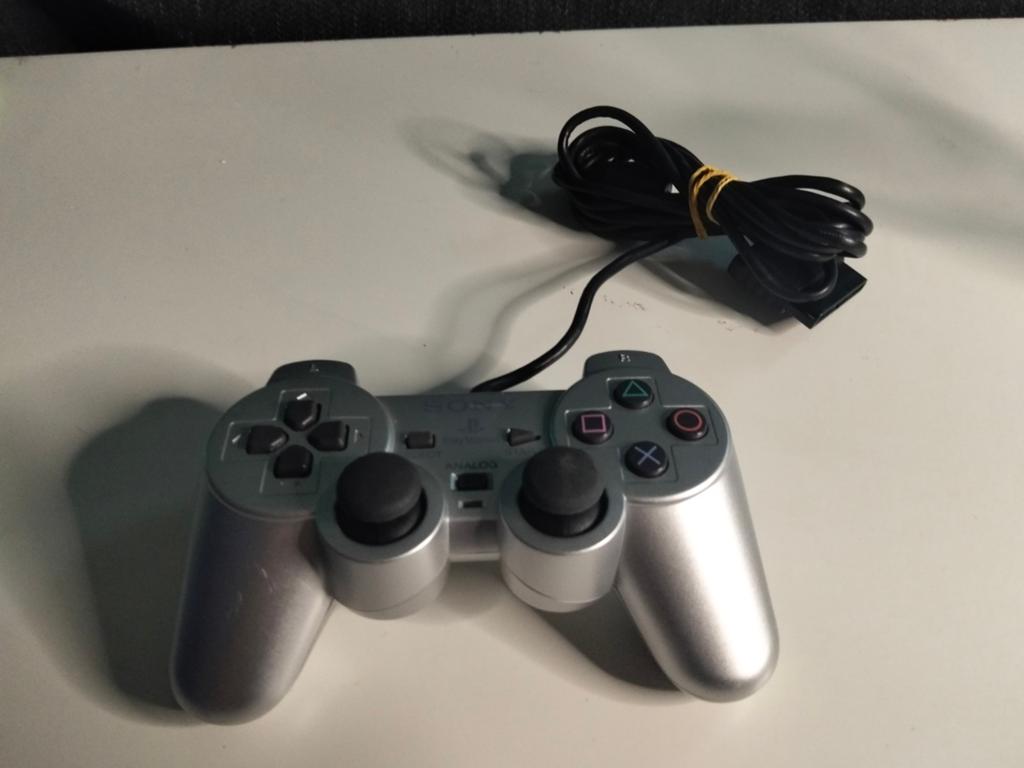 Sony PlayStation 2 Controller - Zilver, Spelcomputers en Games, Games | Sony PlayStation 2, Ophalen of Verzenden