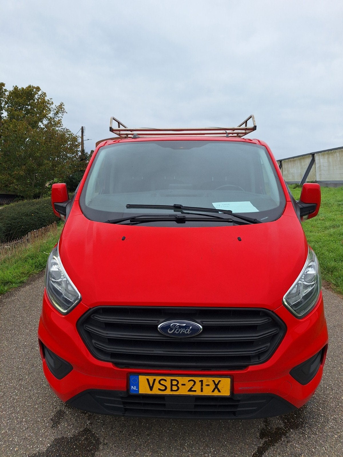 Ford Transit Custom GB 2.0 Tdci 105PK 300 L1h1 2022 Rood, Auto's, Voorwielaandrijving, 1995 cc, 4 cilinders, Bedrijf