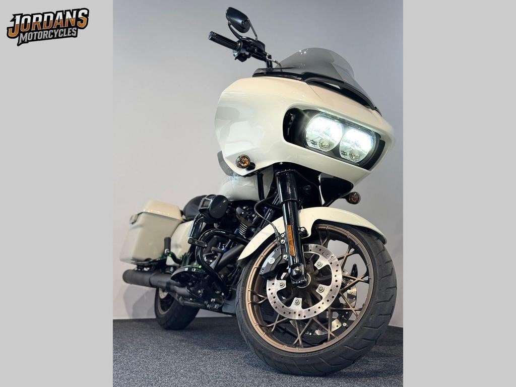 HARLEY-DAVIDSON FLTRXST ROAD GLIDE ST 117CI 5HD (bj 2023), 2 cilinders, HARLEY-DAVIDSON, Bedrijf, Onbekend