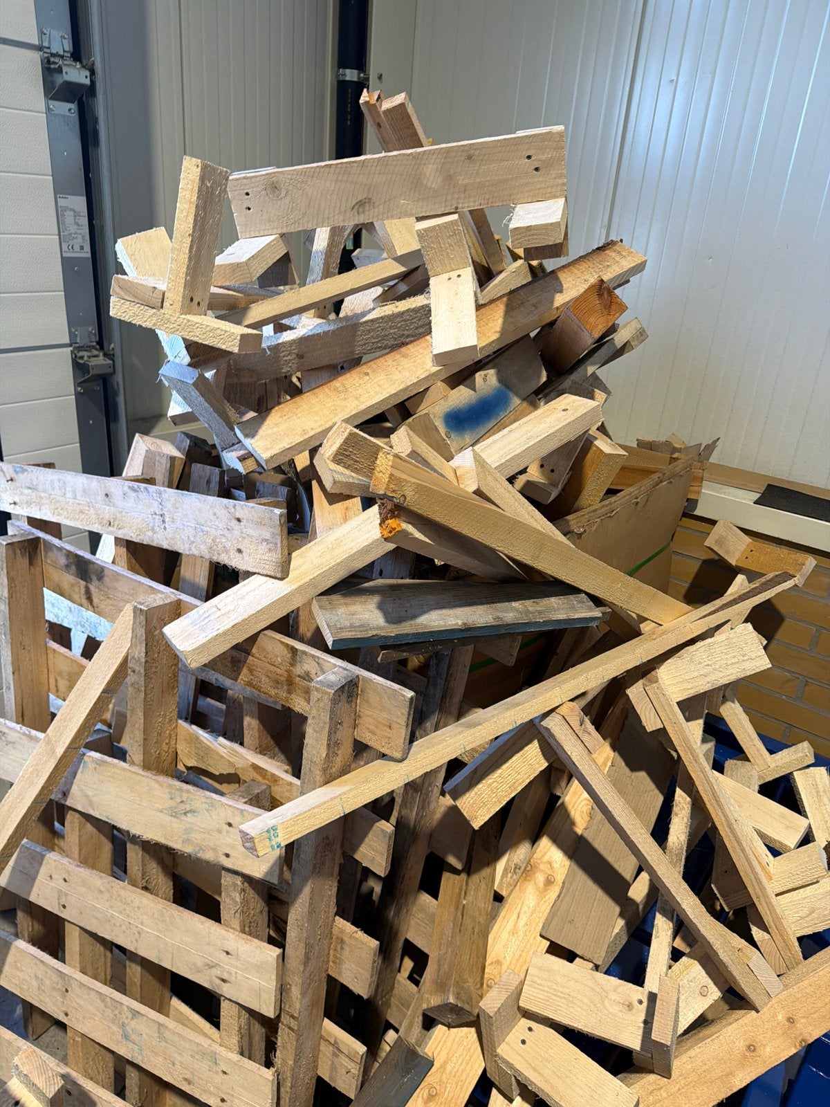Gratis onbehandeld hout balken ophalen in Hillegom, Ophalen, Gebruikt, 50 mm of meer, Balk