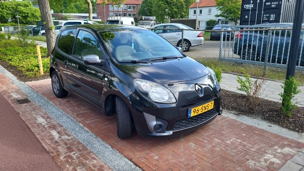 Renault Twingo 1.2 16V 2011 APK tot en met maart 2027, Auto's, Renault, 839 kg, 74 pk, 4 cilinders, 4 stoelen