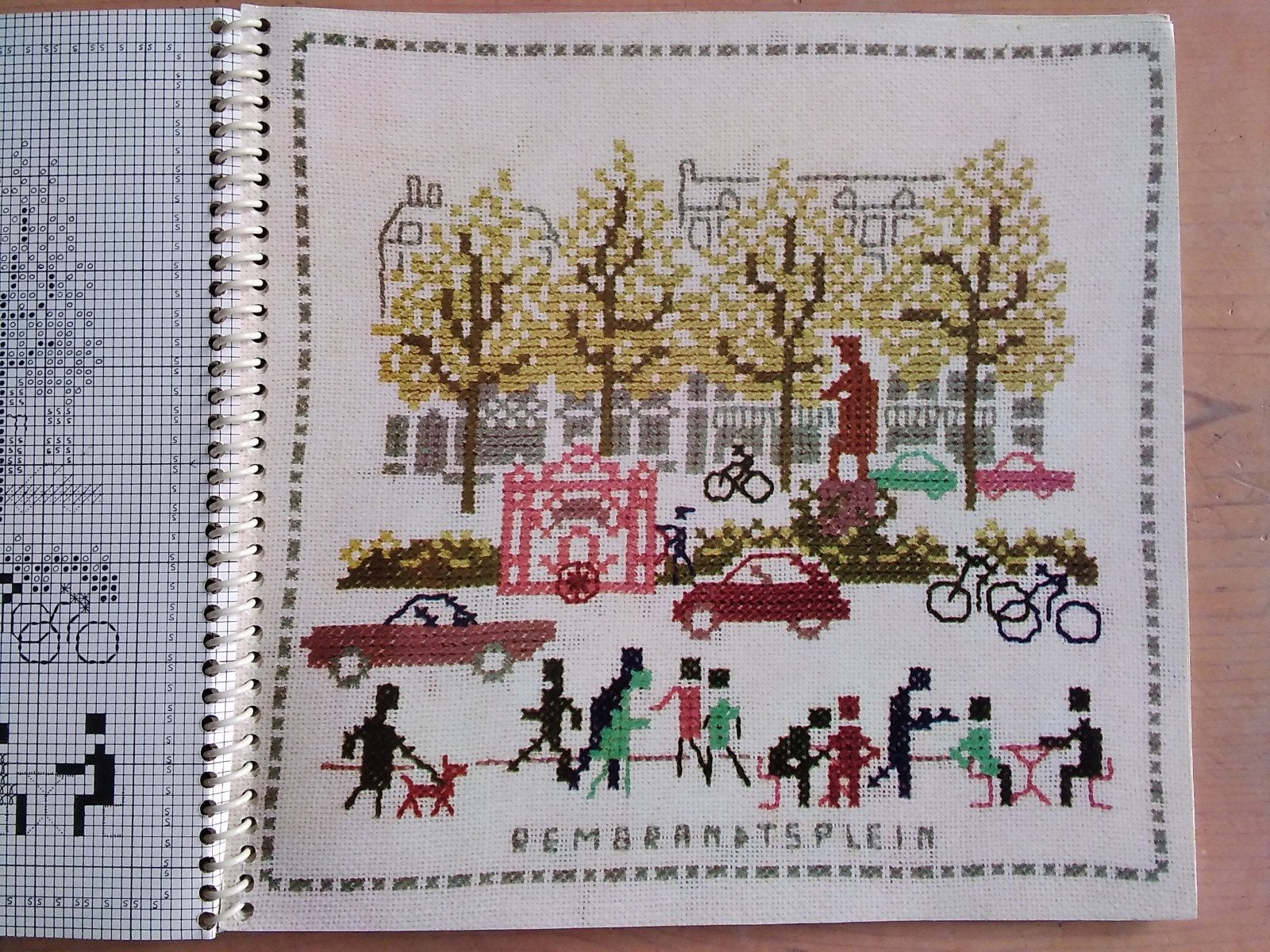 Amsterdam in kruisjes - Atie Siegenbeek van Heukelom, Verzenden, Patroon