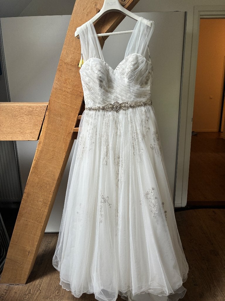 Cosmobella Milano trouwjurk maat 14, Ophalen, Trouwjurk, Wit, Zo goed als nieuw