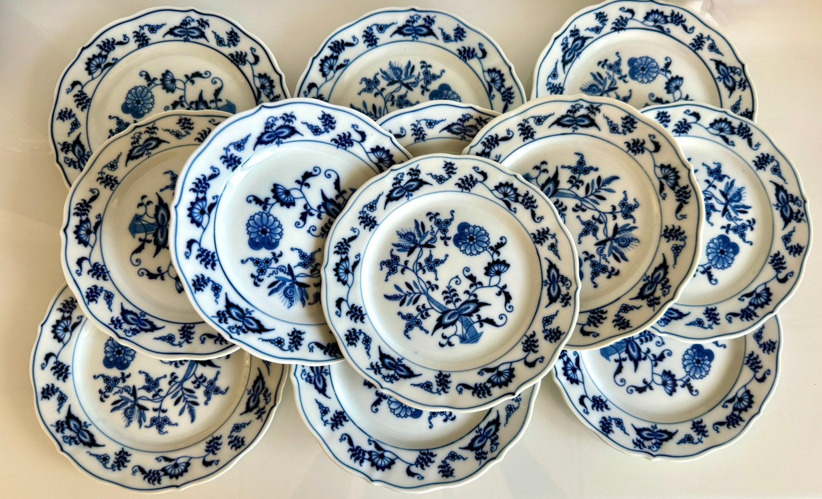 NIEUW! Set van 12 Blue Danube "Zwiebelmuster" gebaksbordjes, Ophalen of Verzenden, Zo goed als nieuw, Bord(en), Overige stijlen