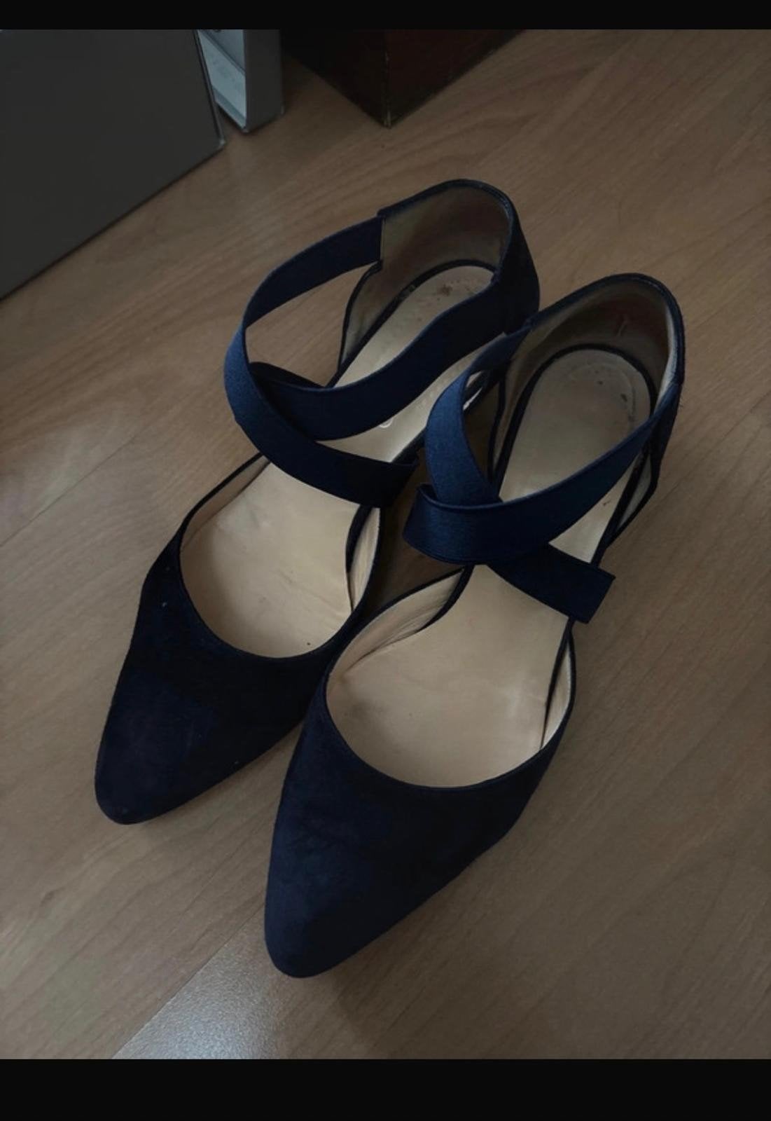 Vero Cuoio suède schoenen met bandjes, maat 40, Kleding | Dames, Schoenen, Ophalen of Verzenden, Zo goed als nieuw, Blauw, Ballerina's