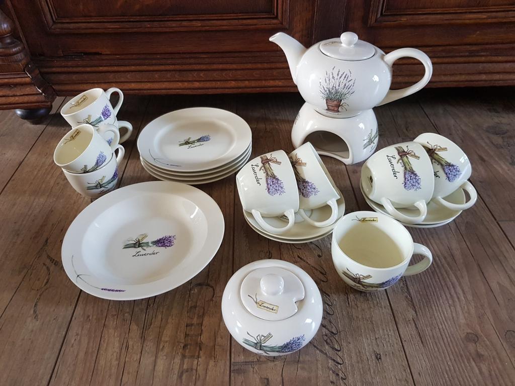 Servies jet ter versteege thee servies lavendel mag los weg, Antiek en Kunst, Antiek | Servies los, Ophalen of Verzenden