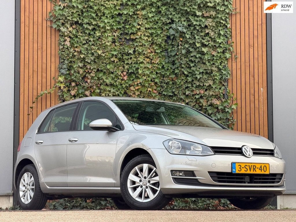 Volkswagen Golf 1.2 TSI Highline|stoel verwrm.|trekhaak|auto, Stof, Gebruikt, Zwart, 4 cilinders