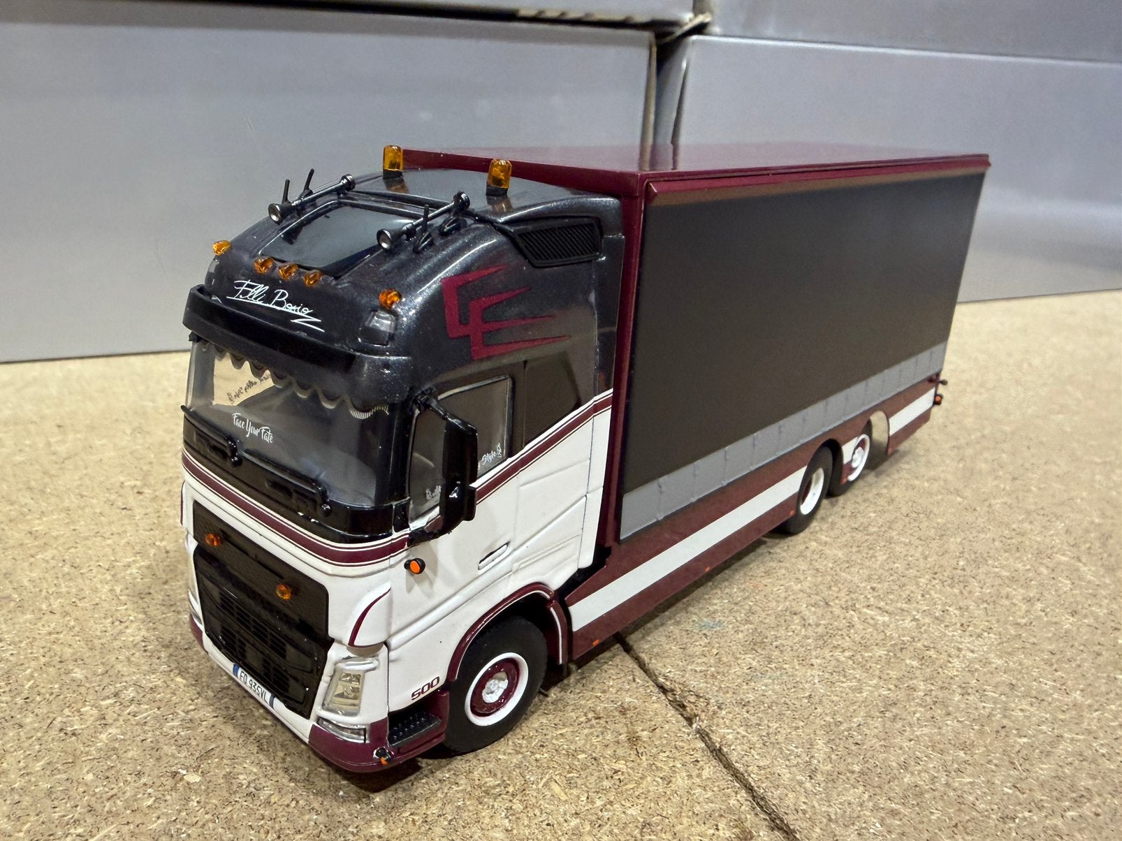 WSI VOLVO FH GLOBETROTTER 6x2 BOSIO, Ophalen of Verzenden, Nieuw, Bus of Vrachtwagen, Wsi
