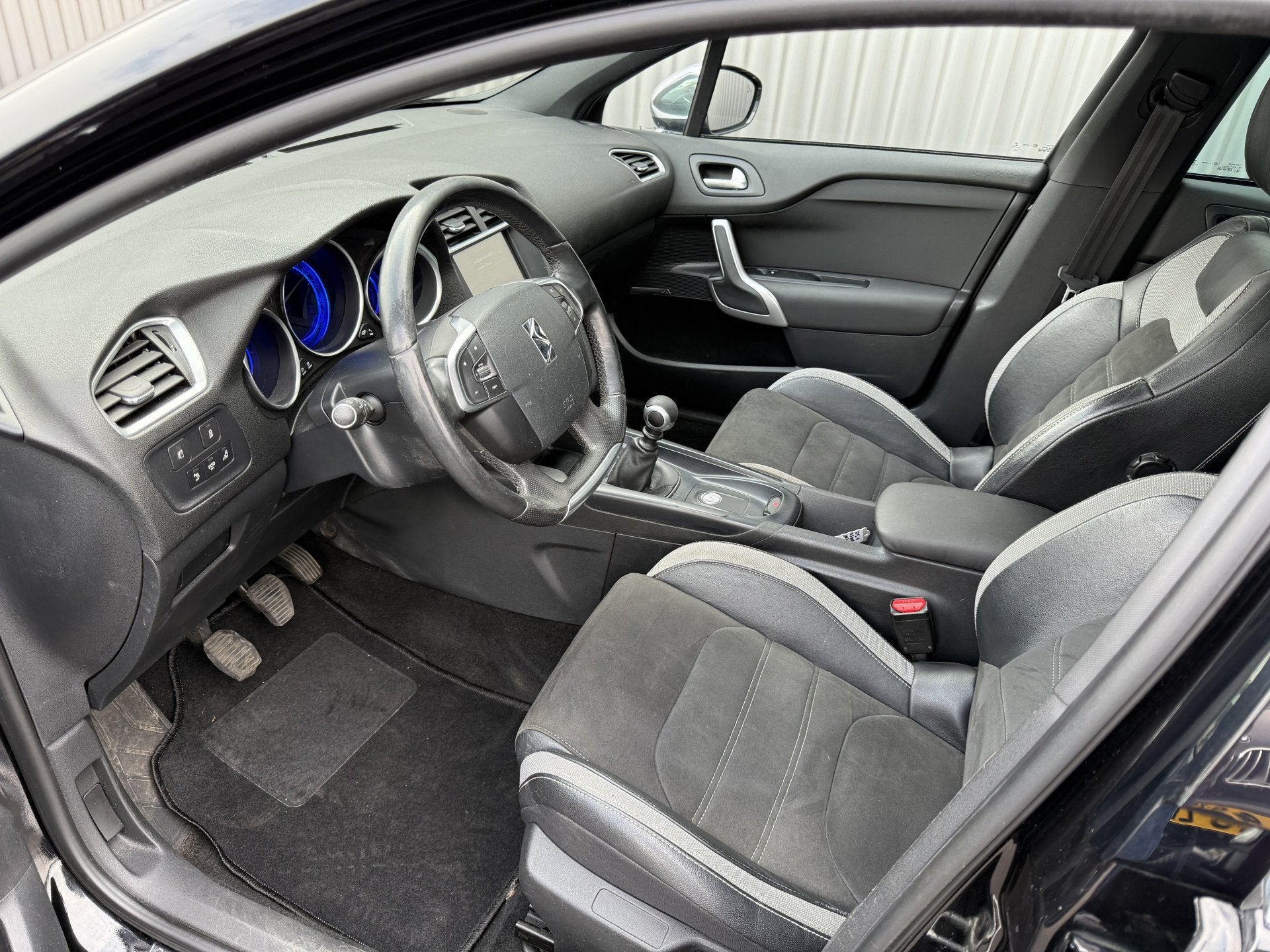 DS DS 4 Crossback 1.2 PureTech Business Clima, Navi, CC, PDC, Gebruikt, Leder en Stof, Zwart, Bedrijf