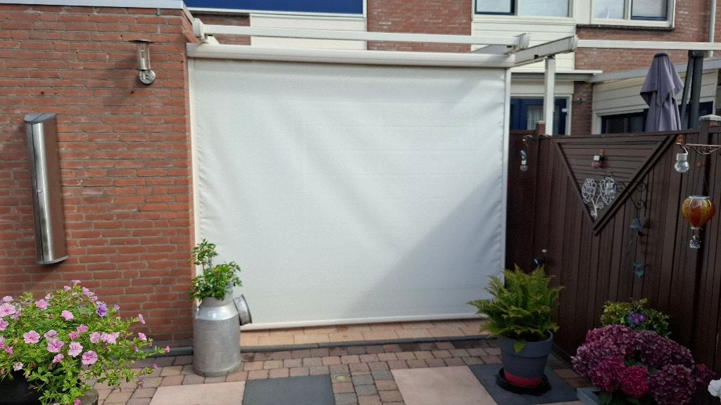 Buiten screen  Elektrisch (merk: Rainbow ), Ophalen, Elektrisch, Zo goed als nieuw, 150 tot 300 cm