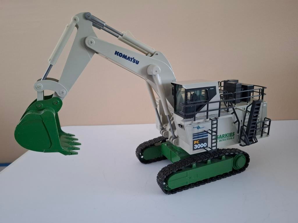 Komatsu PC3000 dieplepel van ISARKIES van NZG., Ophalen of Verzenden, Nieuw, Hijskraan, Tractor of Landbouw, NZG