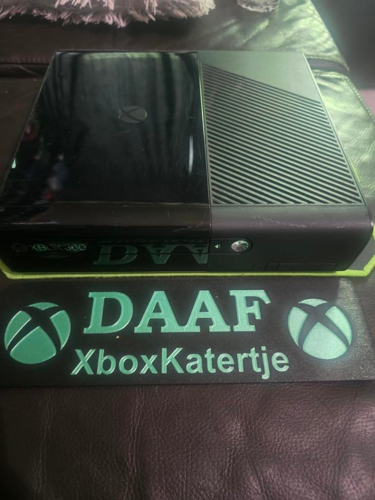 Xbox 360 E console, Spelcomputers en Games, Spelcomputers | Xbox 360, Ophalen of Verzenden, Niet werkend, Zonder controller, 360 E