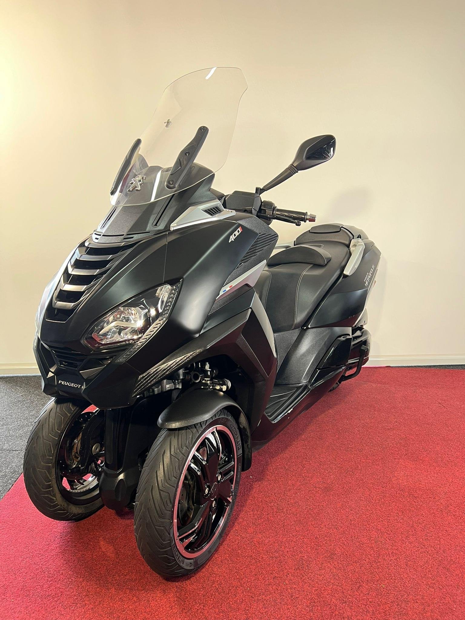 Peugeot Metropolis 400 Allure, Scooter, Postbus 305
4900 AH  Oosterhout, NL, Customer_service@piaggio.com, ABS