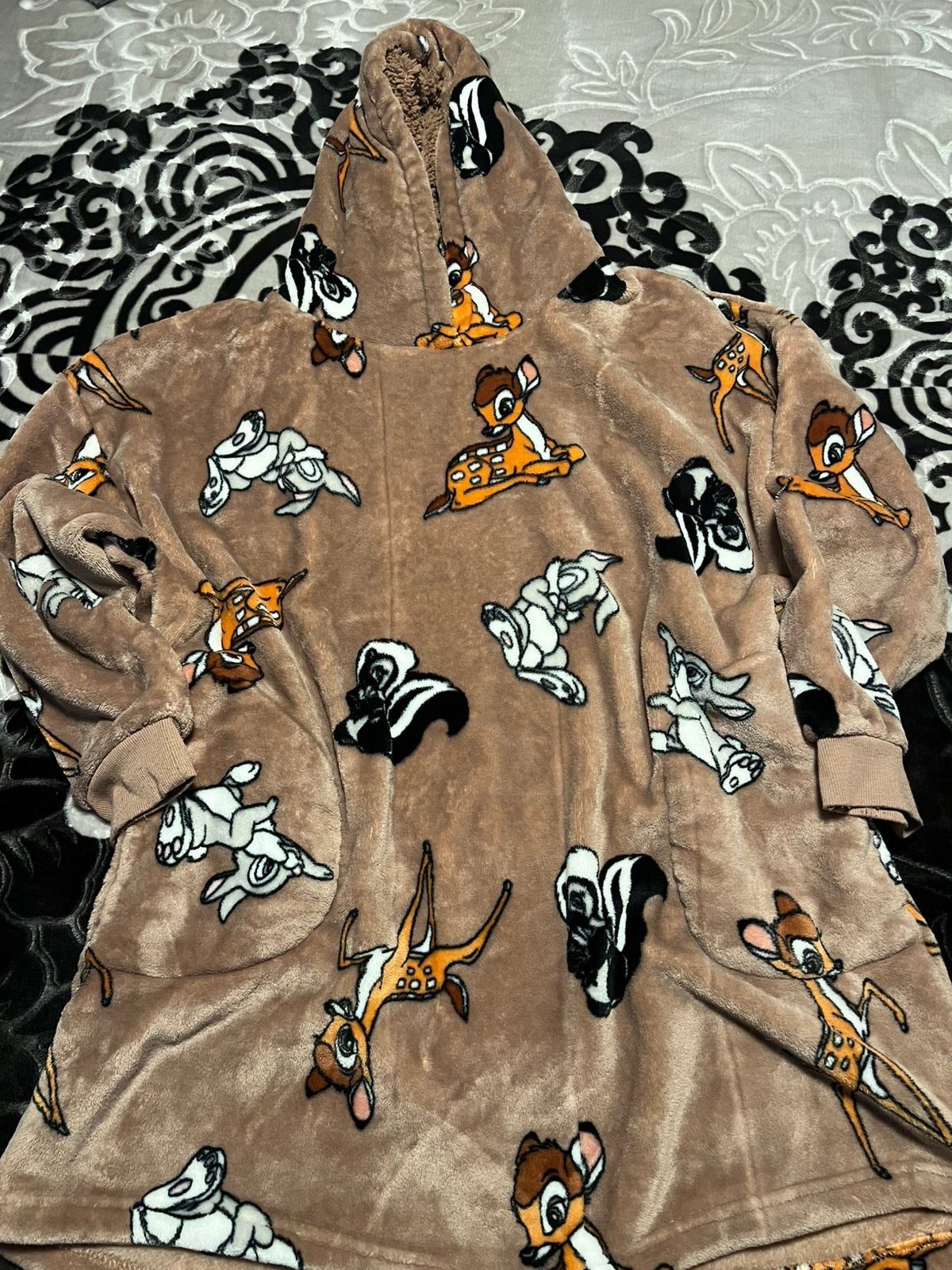 Maat XS/S disney hoodie / trui Bambi, Ophalen of Verzenden, Zo goed als nieuw, Maat 34 (XS) of kleiner