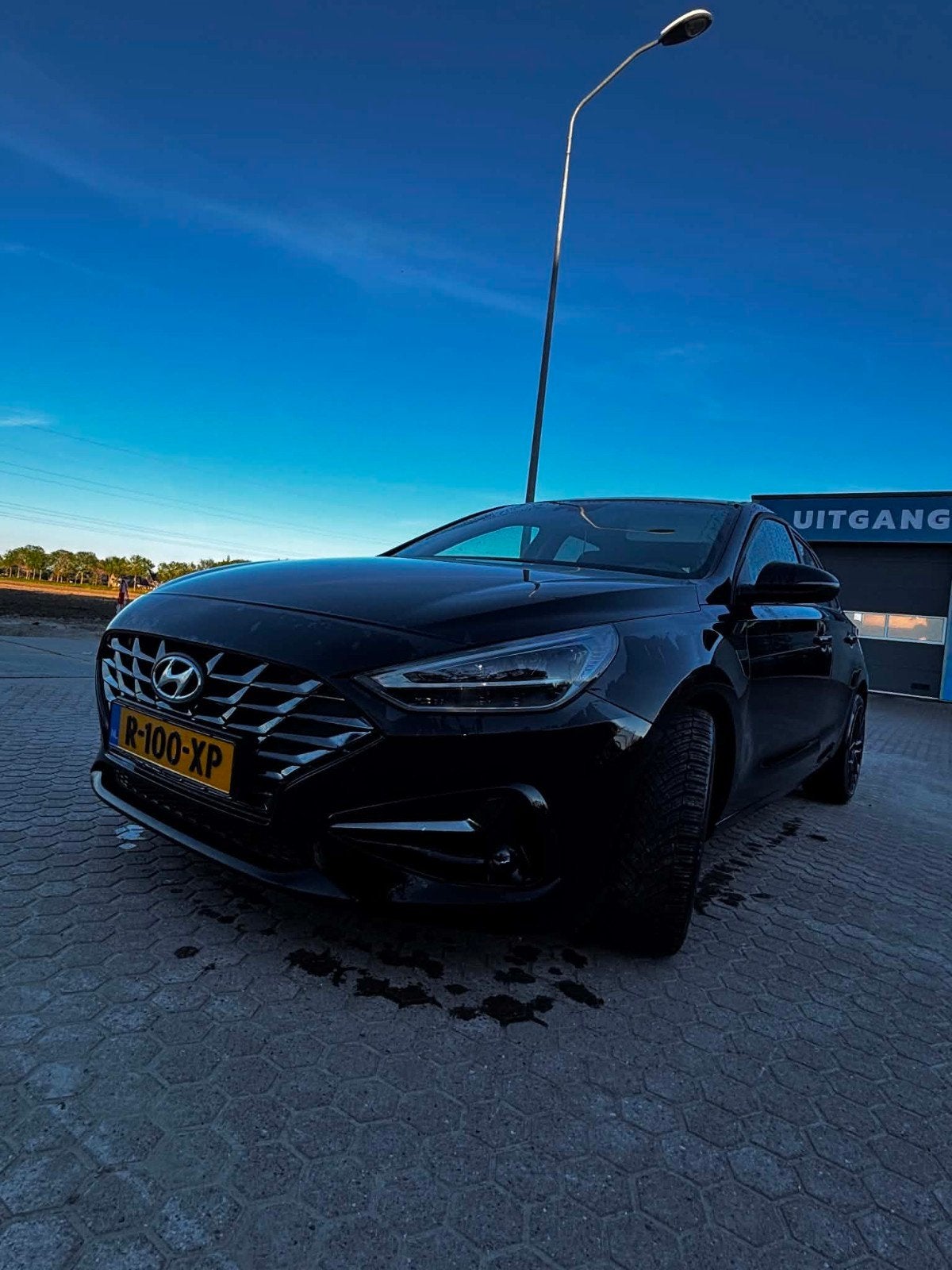 Hyundai i30 1.0 T-gdi 48V 120pk 2023 Zwart, Auto's, Hyundai, i30, Hybride Elektrisch/Benzine, A, Hatchback, Handgeschakeld, Origineel Nederlands