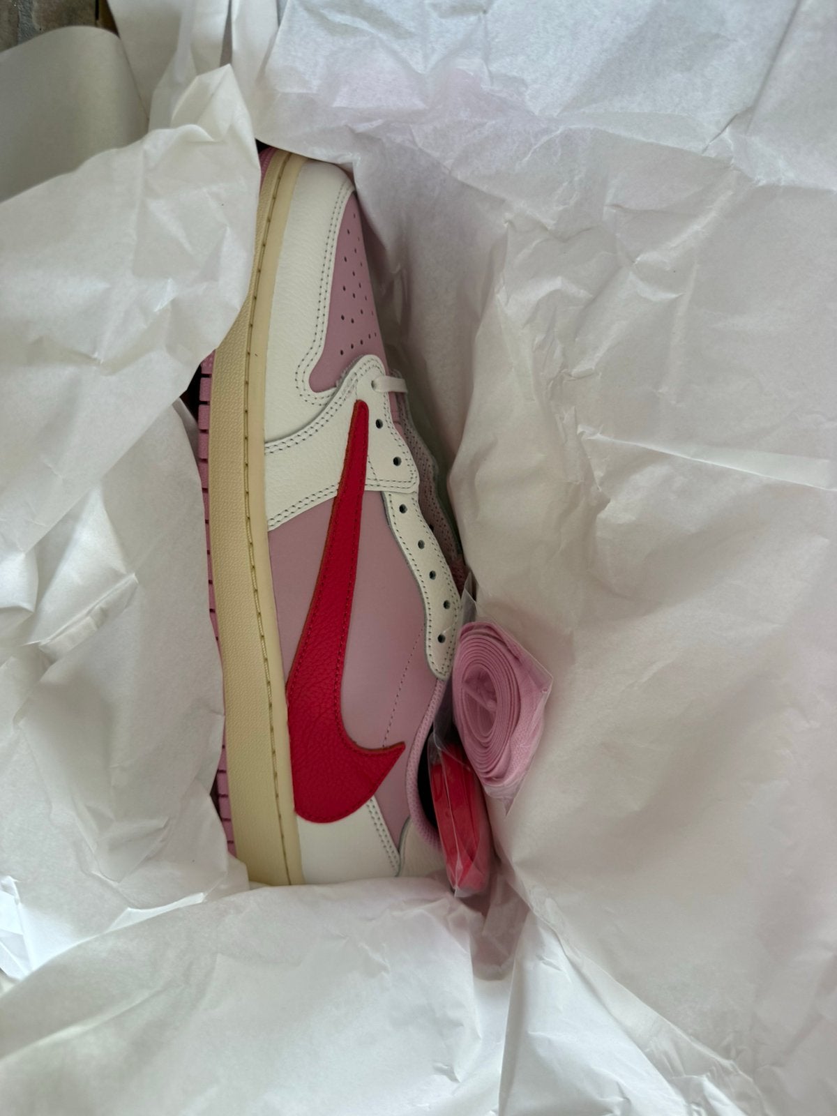 Nieuwe Travis Scott x Air Jordan 1 Low OG SP  Tropical Pink, Ophalen, Nieuw, Overige kleuren