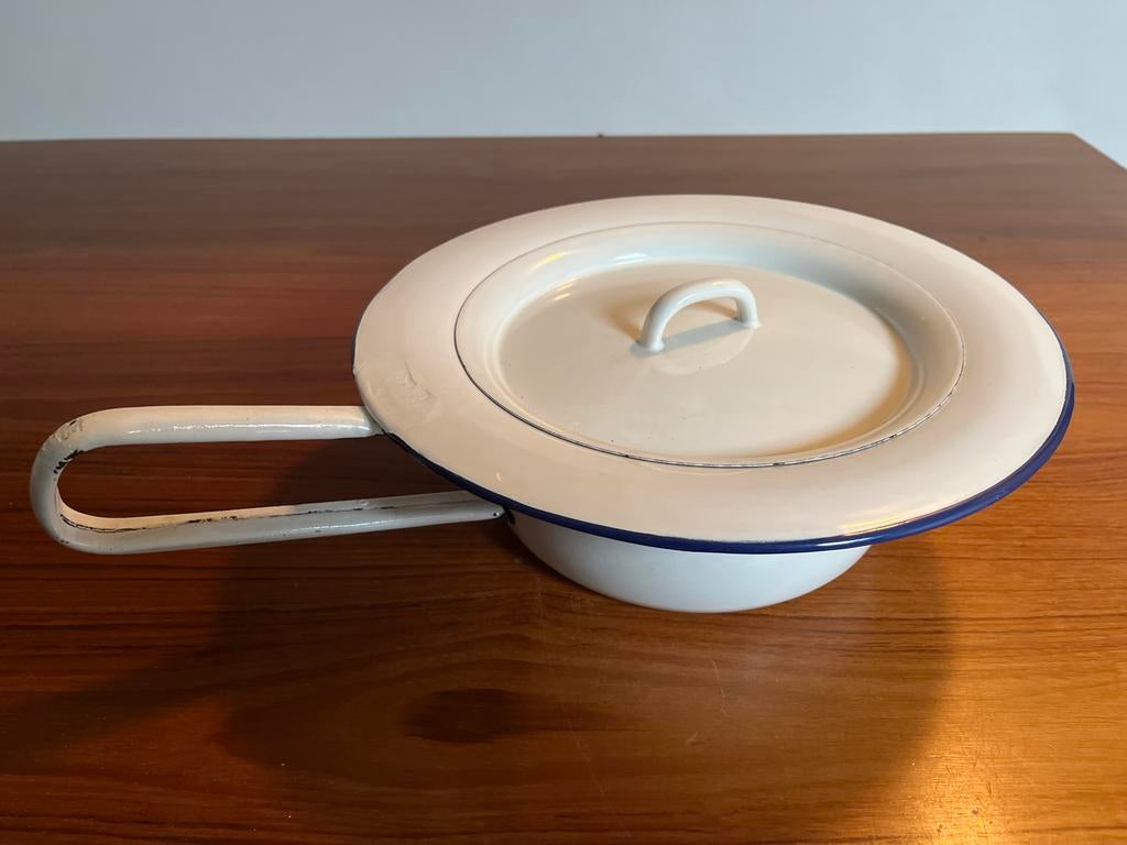 Vintage geëmailleerde bedpan met deksel - wit/blauw, Ophalen of Verzenden