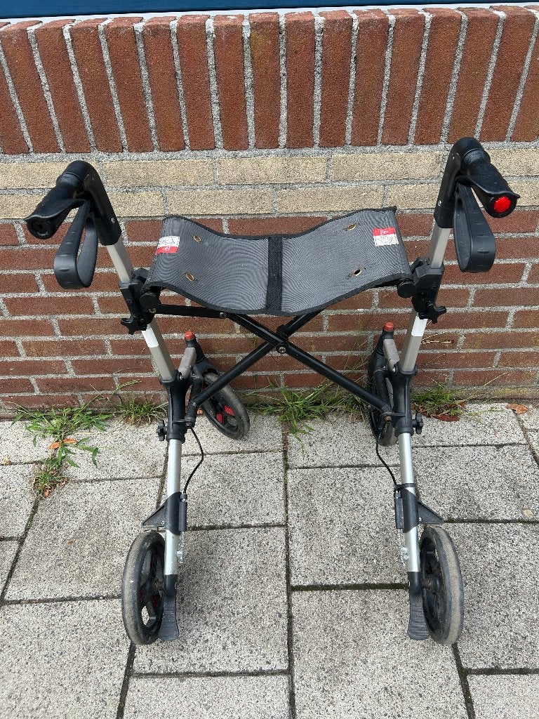 lichtgewicht alluminium rollator inklapbaar zwenkwielen, Ophalen, Opvouwbaar, Gebruikt