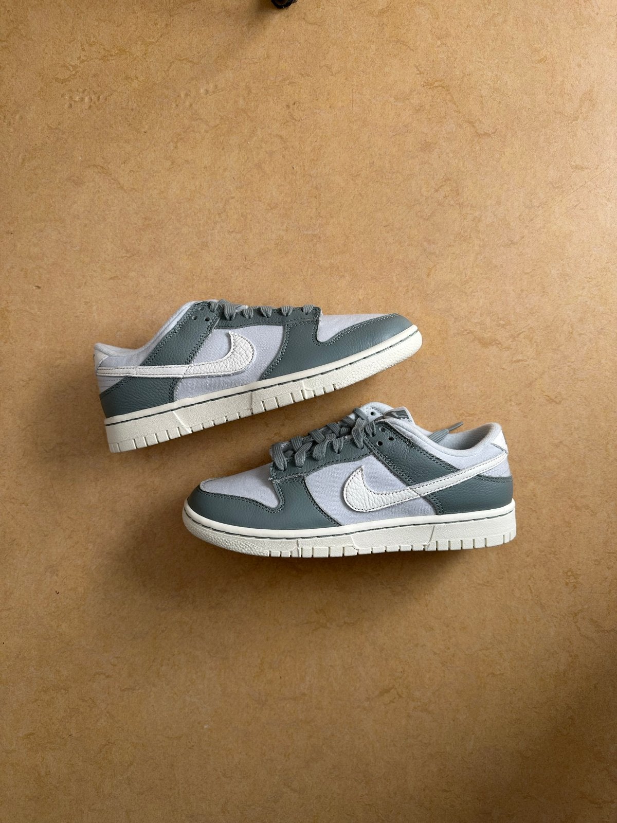 Nike Dunk Low Mica Green 39, Ophalen of Verzenden, Zo goed als nieuw, Overige kleuren, Sneakers of Gympen