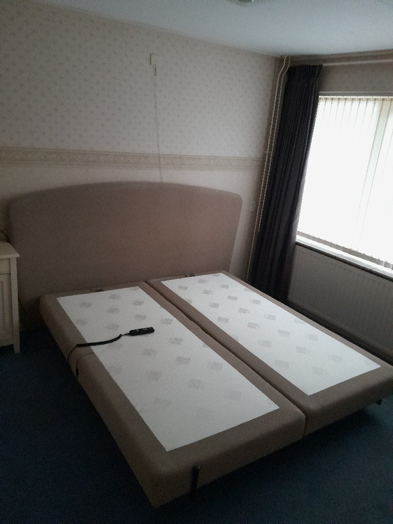 Te koop: tweepersoons Ubica Monet Boxspring bed, Ophalen, Crème, Tweepersoons, Zo goed als nieuw
