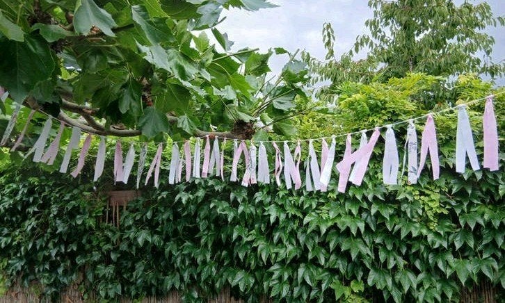Roze / witte slinger, 3 meter, perfect voor kraamfeest!, Ophalen of Verzenden, Nieuw, Versiering, Geboorte of Huwelijk