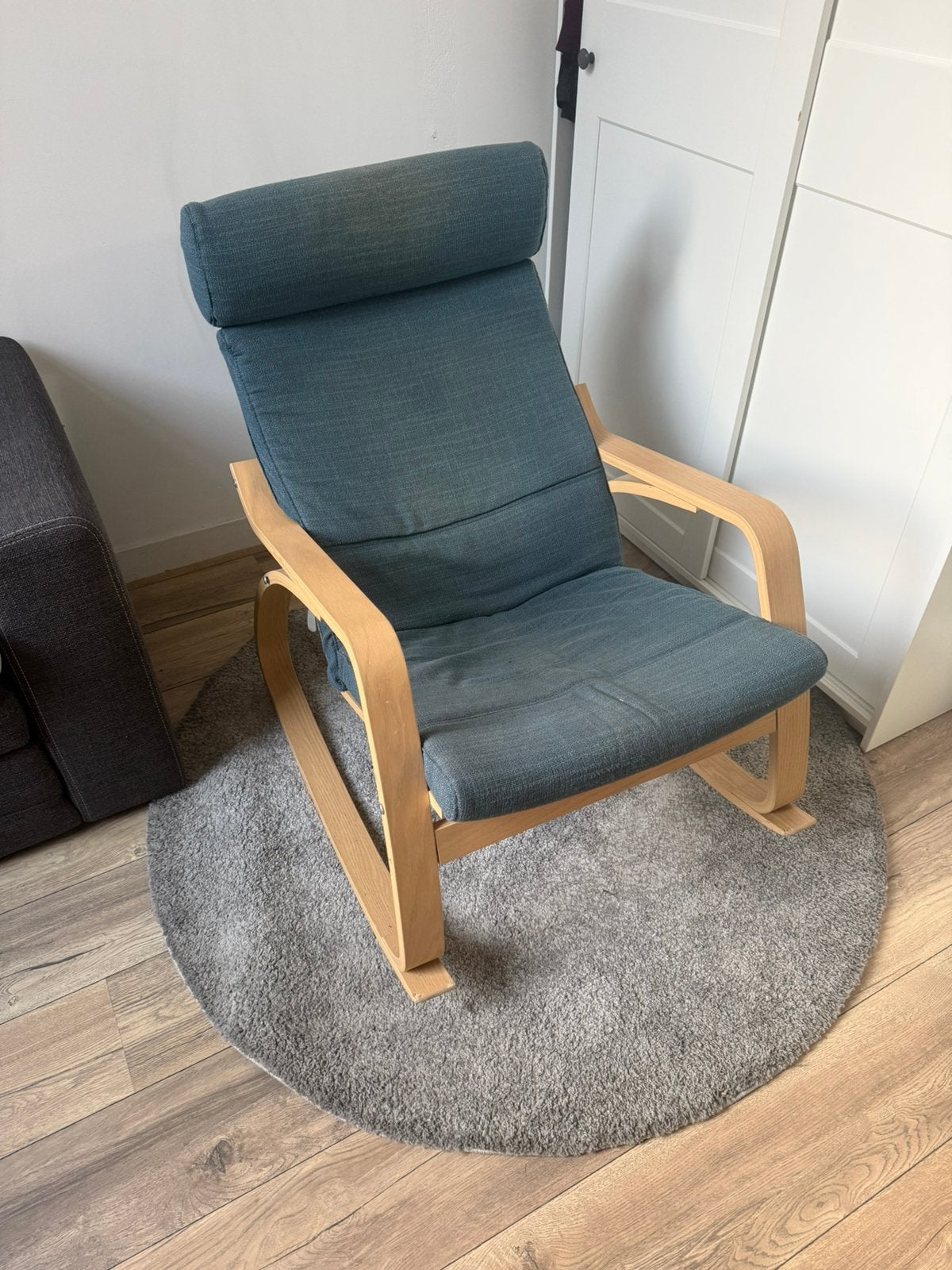 Free chair and carpet, Huis en Inrichting, Ophalen, Zo goed als nieuw